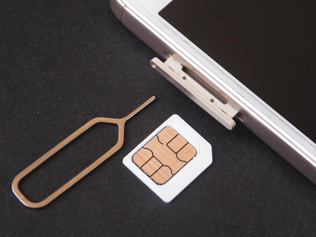 格安SIMを使った夏休みのデータ増量方法は？