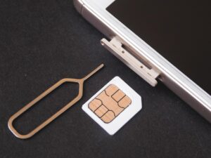 格安SIMを法人で導入する際のメリットと注意点は？